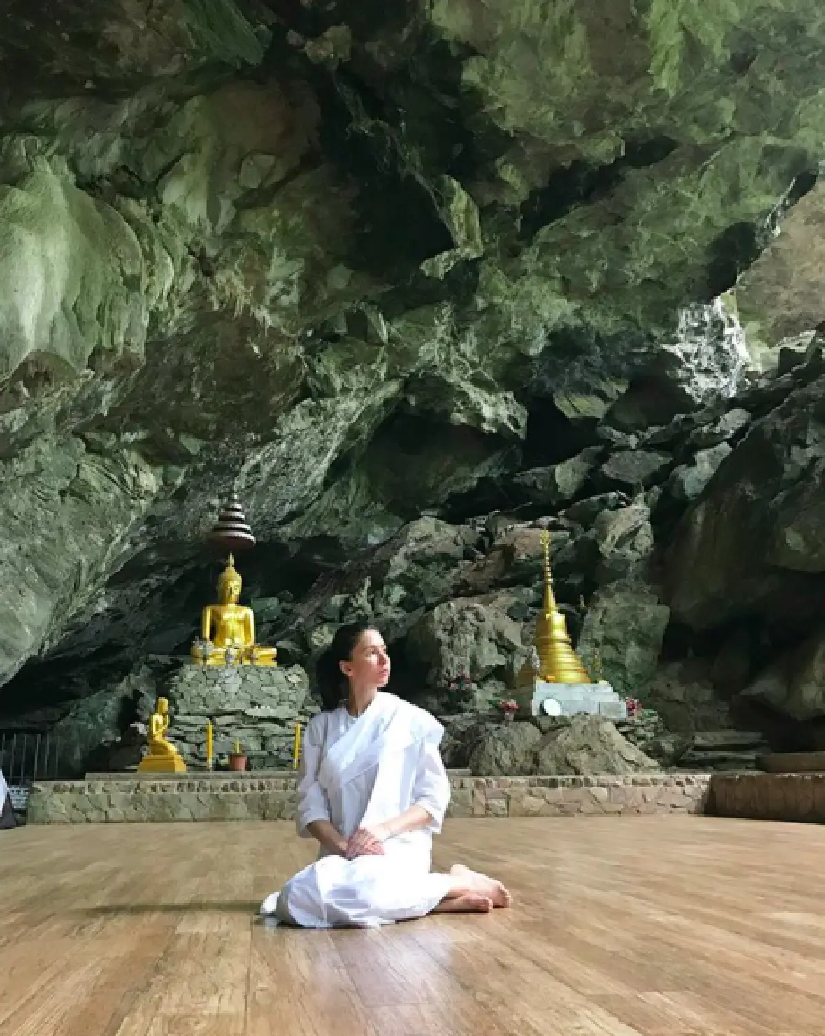 “ศรีริต้า" หันหน้าเข้าวัดศึกษาธรรม-รักษาศีล แฟนๆ ร่วมอนุโมทนาบุญ