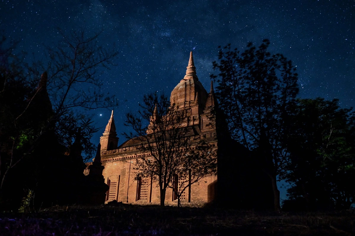 จัดกำลังคุ้มกันเจดีย์พุกาม โจรฉวยโอกาสล็อคดาวน์ขุดสมบัติ 