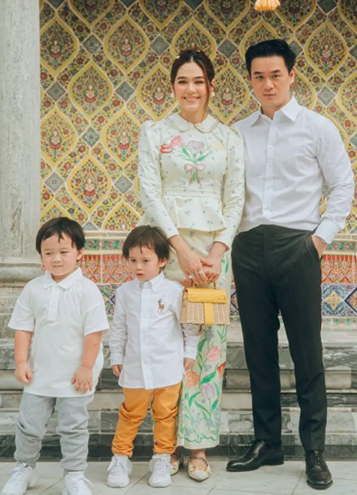 “ชมพู่ อารยา” ยอมรับกำลังทำกิฟต์ หลังหมอดูชื่อดังเปิดดวงลูกสาวมาแน่!