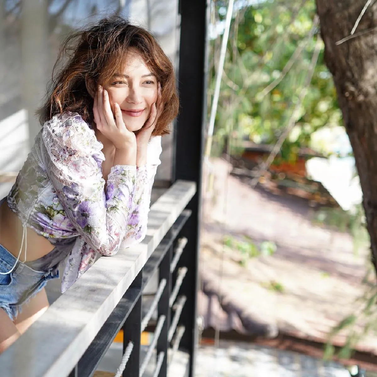 บี น้ำทิพย์ ปล่อยของ! อวดหุ่นเซ็กซี่เต็มๆตาในชุดบิกินี่ตัวจิ๋วที่เกาะเต่า