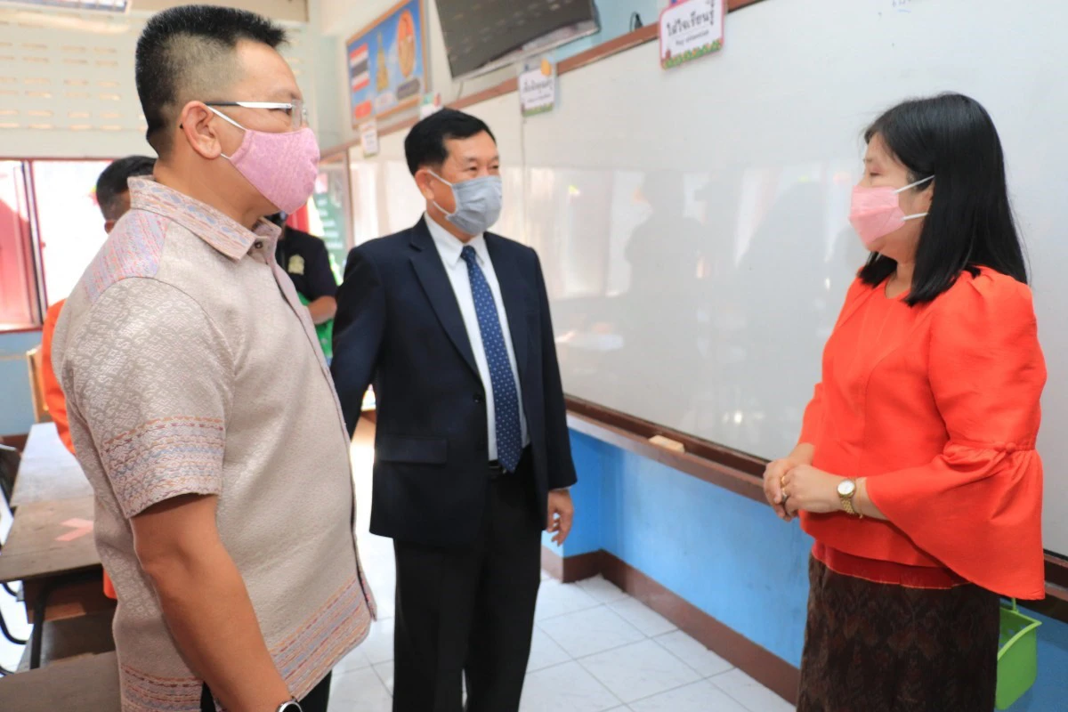 เลขาธิการ กพฐ. ลงพื้นที่จ.อุดรธานี ตรวจความพร้อมก่อนเปิดภาคเรียน