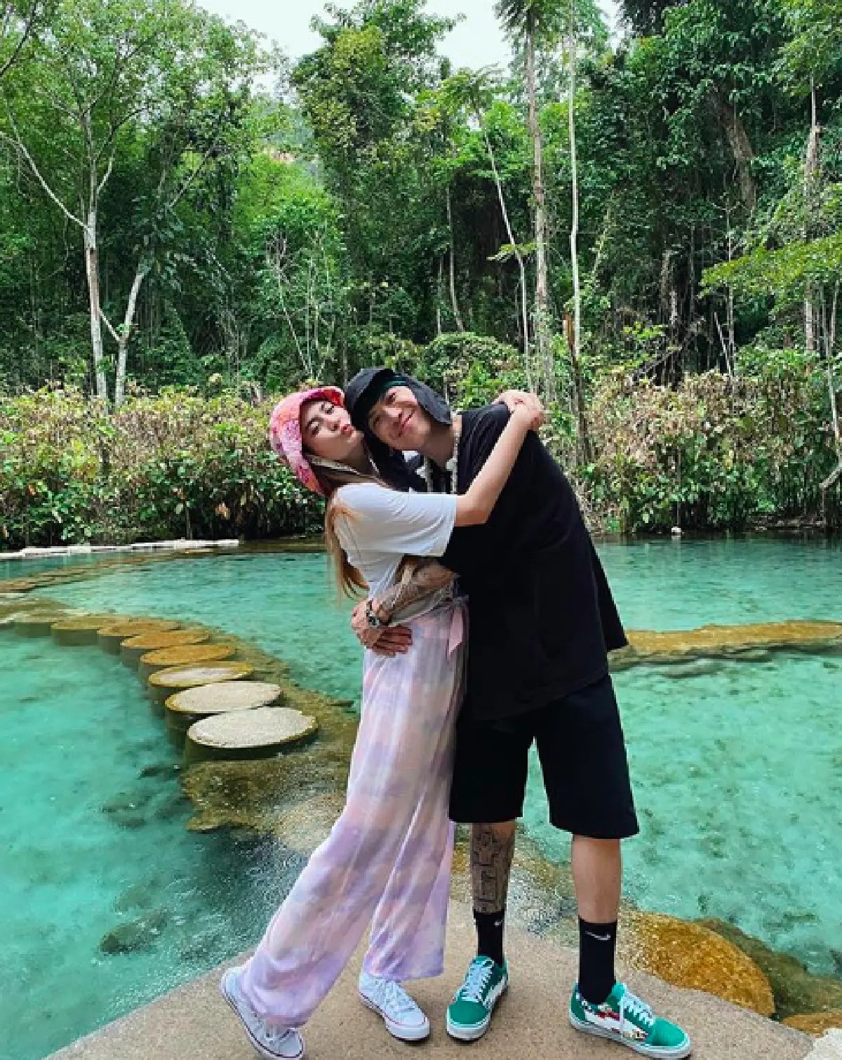 “ป๊อก-มาร์กี้” นำรถหรูออกมาให้ชมแต่ละคันราคาไม่ธรรมดา แถมมีประวัติลึกซึ้ง 