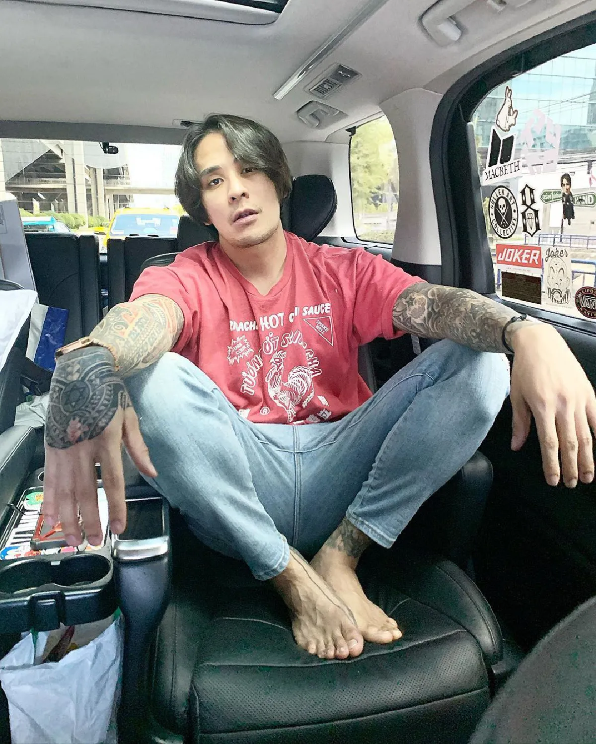 แทค ภรัณยู ถอดเสื้อโชว์หุ่นล่ำหลังซ้อมมวย ทำเอาแฟนๆหลุดโฟกัส