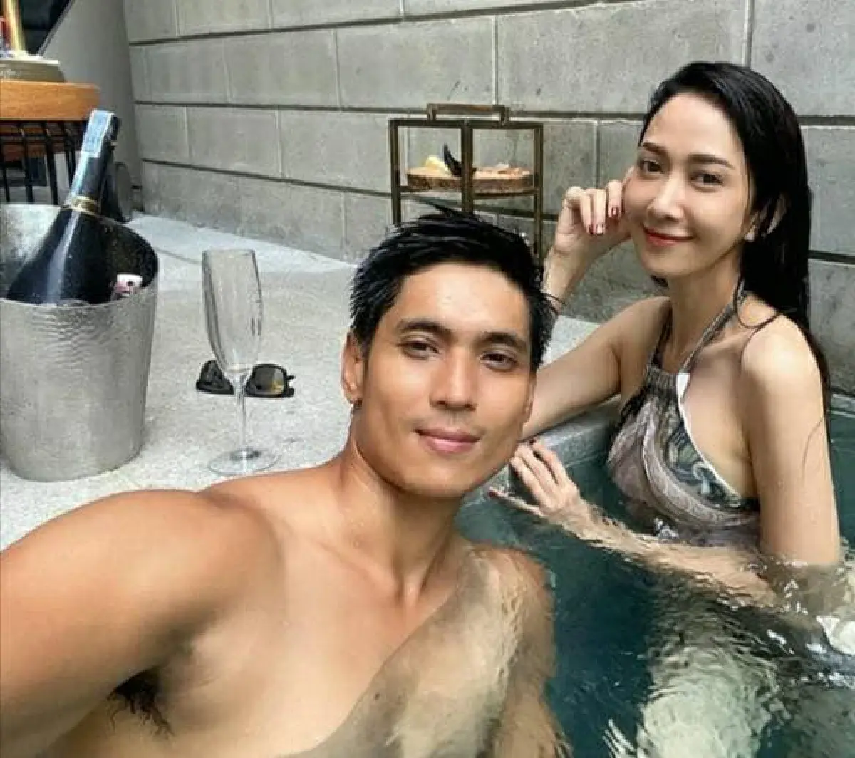 เซ็กซี่นานๆที! ยุ้ย จีรนันท์ สวมชุดว่ายน้ำโชว์แซ่บ สวีทแนบชิด ธัญญ์ ธนากร 