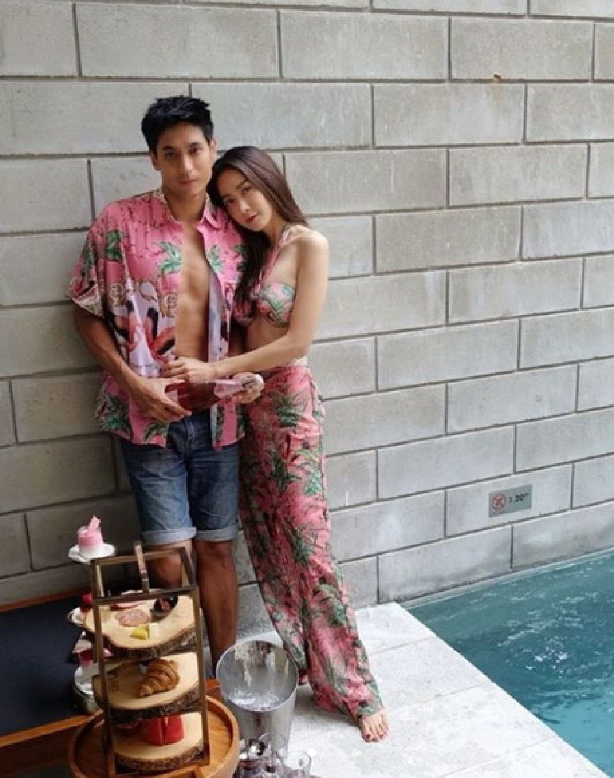 เซ็กซี่นานๆที! ยุ้ย จีรนันท์ สวมชุดว่ายน้ำโชว์แซ่บ สวีทแนบชิด ธัญญ์ ธนากร 