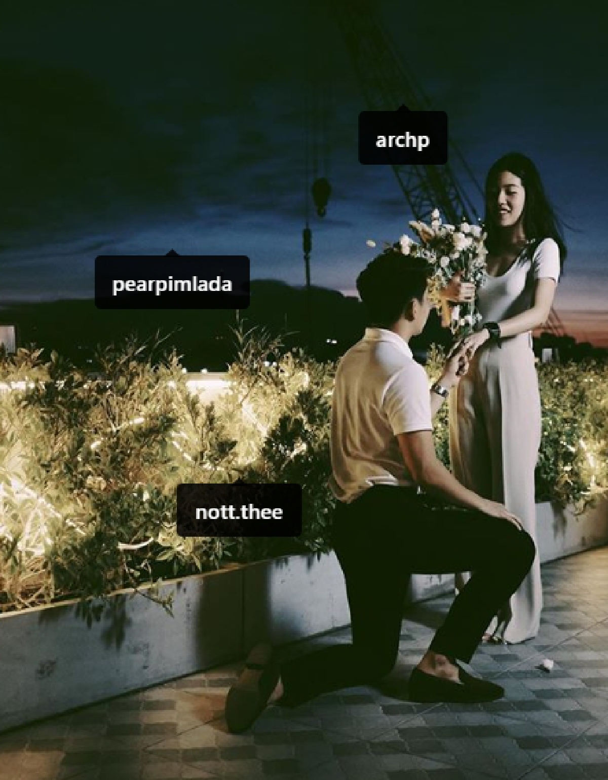 สละโสด! น็อต เวคคลับ คุกเข่าขอแฟนสาวนอกวงการแต่งงานริมแม่น้ำเจ้าพระยา