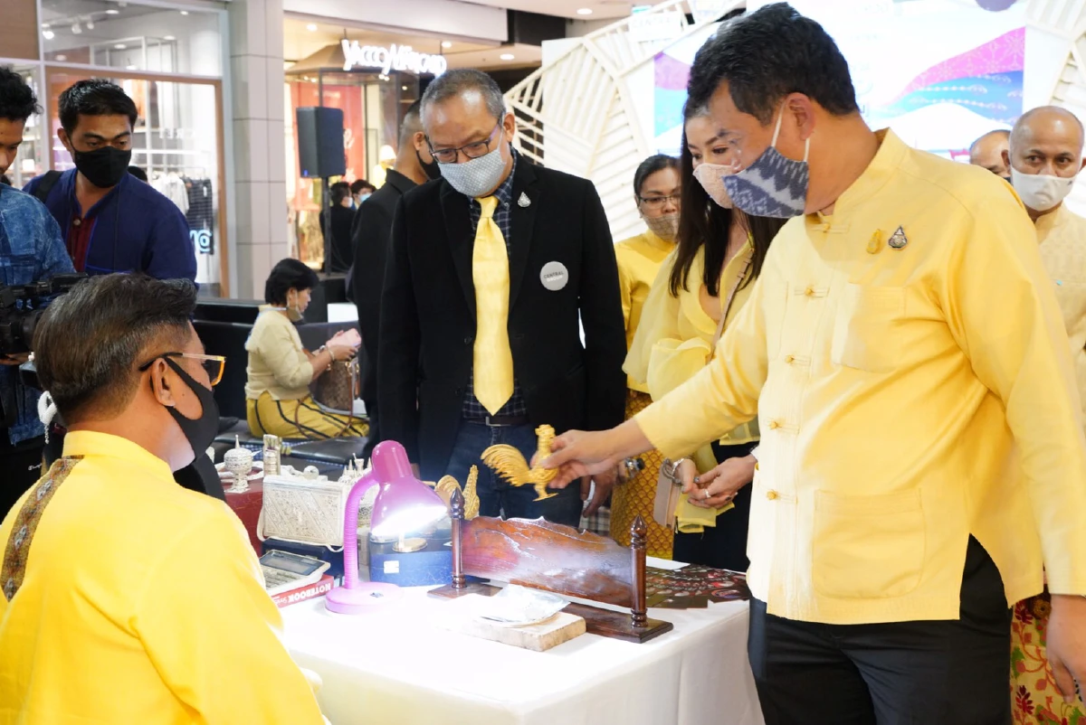 พช.ขนโอทอปขายบนห้างดัง 11 จุดคาดเงินสะพัดกว่า 150 ล้าน