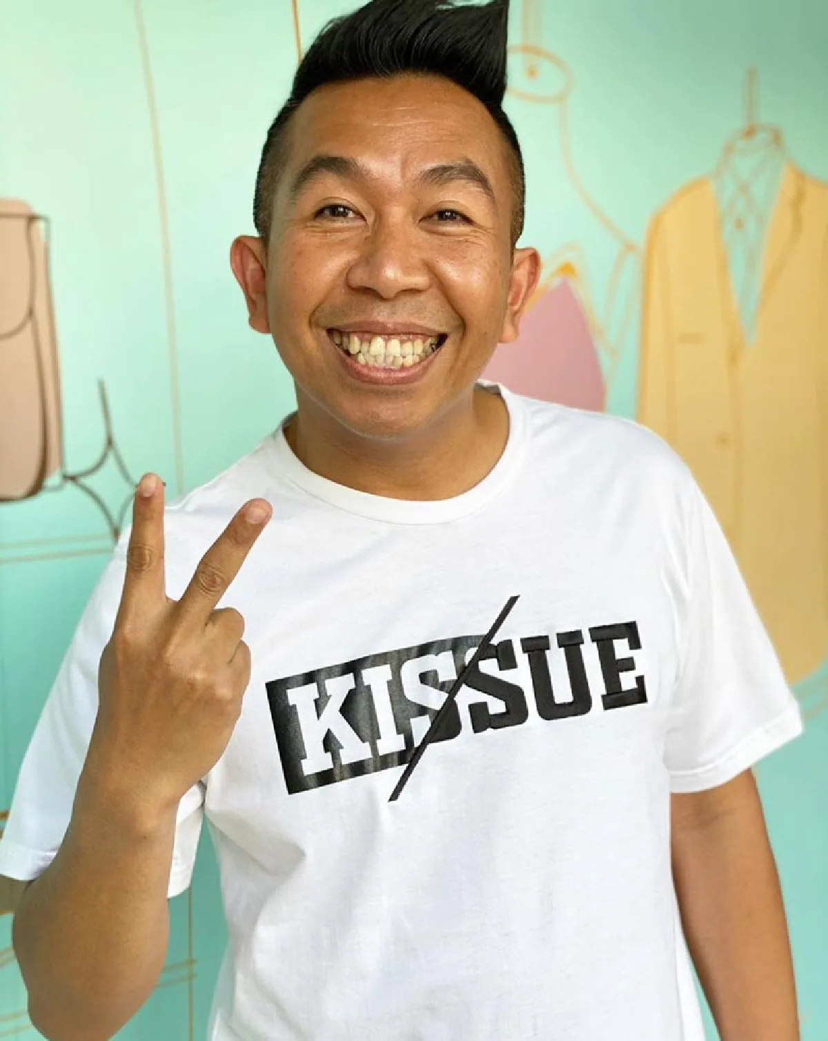 เสนาลิง ทนไม่ไหวถีบ ดีเจมะตูม หน้าคว่ำ หมั่นไส้ประจบเลียแข้งเลียขา เสี่ยตา (คลิป) 