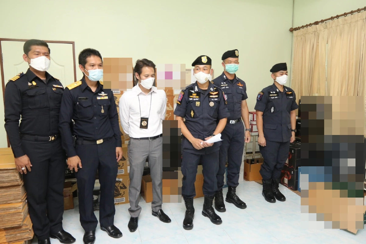 ตำรวจ191ทลาย2จุดแหล่งจำหน่ายสุราปลอมหลอกขายผ่านเฟซบุ๊ก