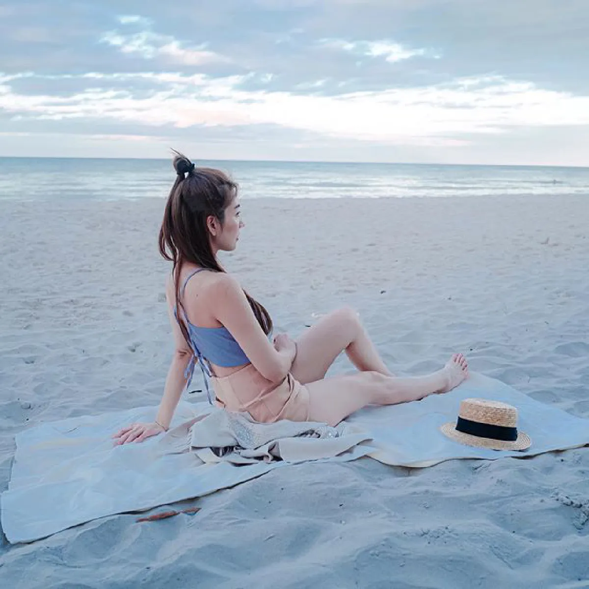 ส่องภาพ วุ้นเส้น วิริฒิภา เซ็กซี่เบาๆ อวดผิวขาวออร่าเที่ยวทะเลหัวหิน