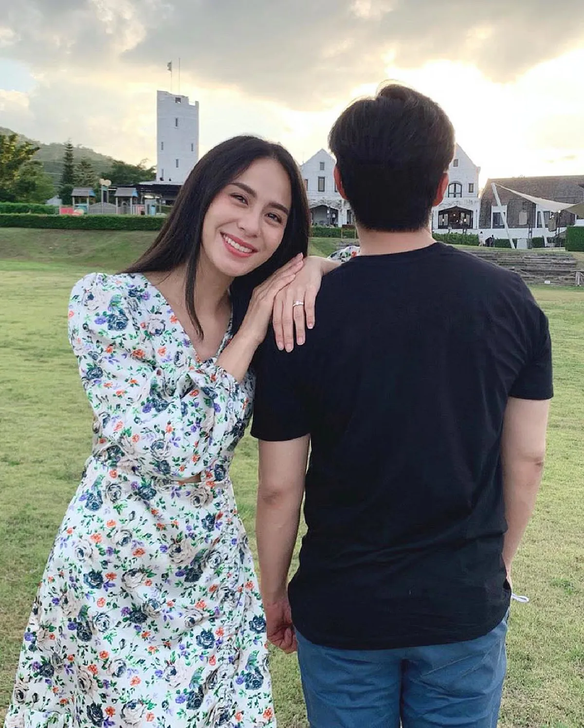 จ่อคิวสละโสด! รถเมล์ คะนึงนิจ โชว์แหวนเพชรเม็ดงาม..เซย์เยสแต่งงานกับแฟนหนุ่มรู้ใจ