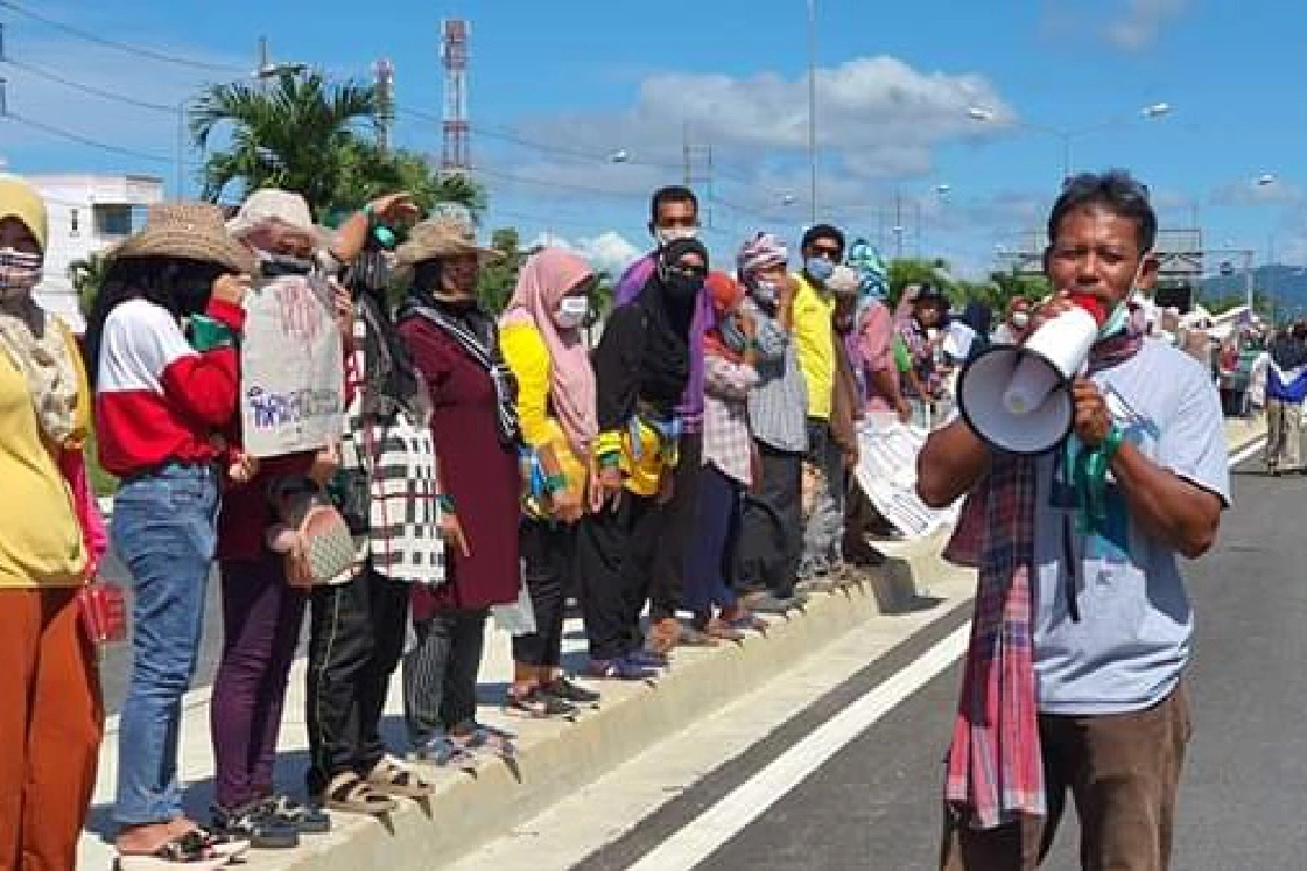 เวทีรับฟังอุตสาหกรรมจะนะจบเร็ว! ตำรวจห้ามผู้เห็นต่างเข้าพื้นที่