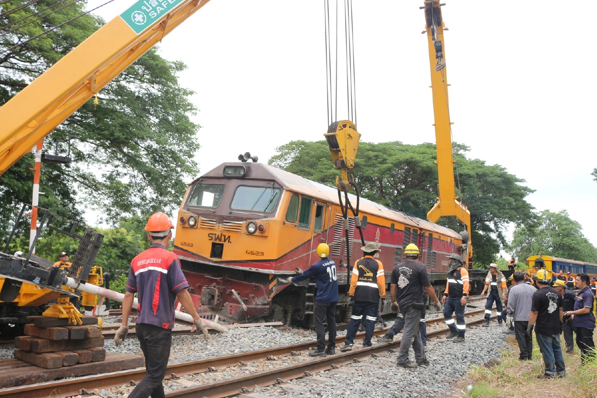 รฟท.เร่งตรวจสอบหาเหตุรถไฟตกรางที่พิษณุโลก  