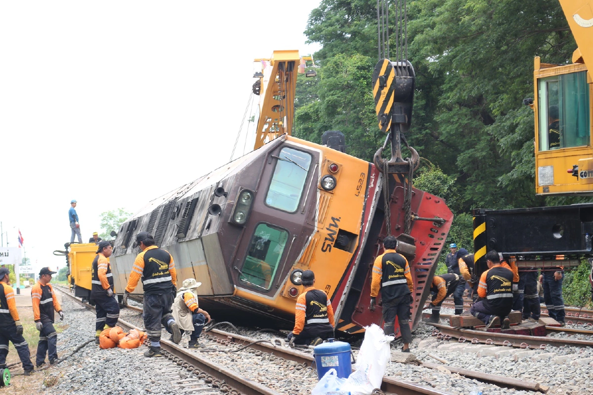 รฟท.เร่งตรวจสอบหาเหตุรถไฟตกรางที่พิษณุโลก  