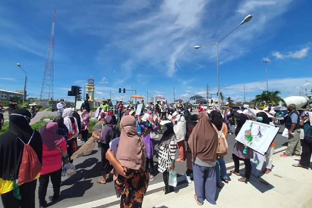 เวทีรับฟังอุตสาหกรรมจะนะจบเร็ว! ตำรวจห้ามผู้เห็นต่างเข้าพื้นที่