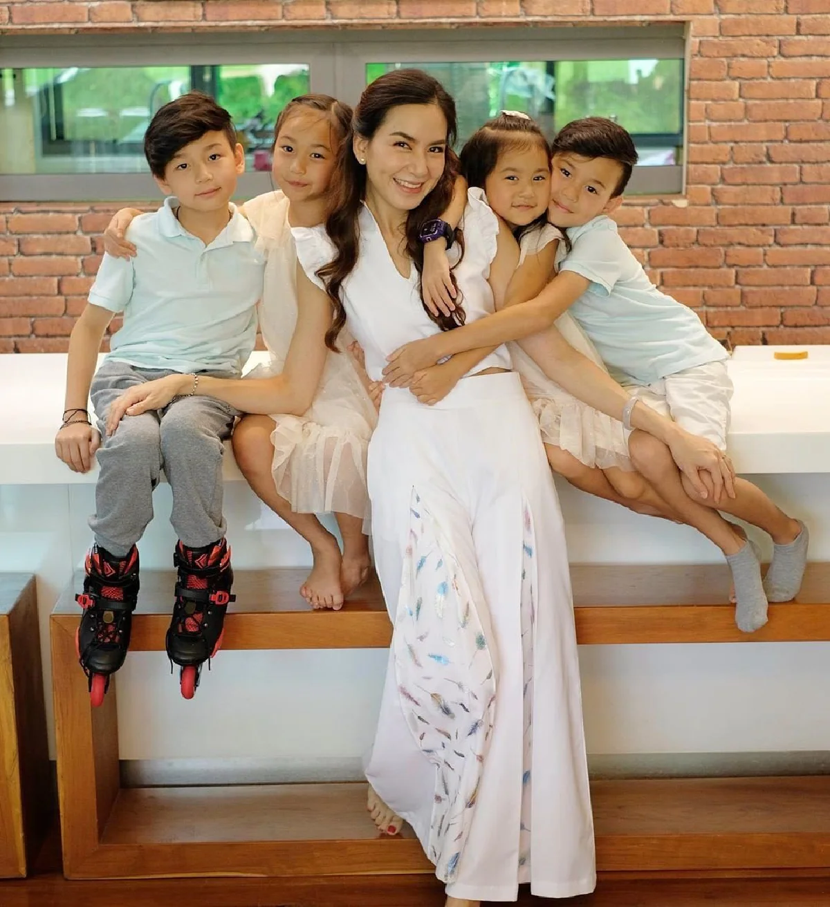 พลอย ชิดจันทร์ พาลูกๆเที่ยวทะเลนอนวิลล่าคืนละแสน ถูกใจซื้อเก็บไว้ทันที 28 ล้าน