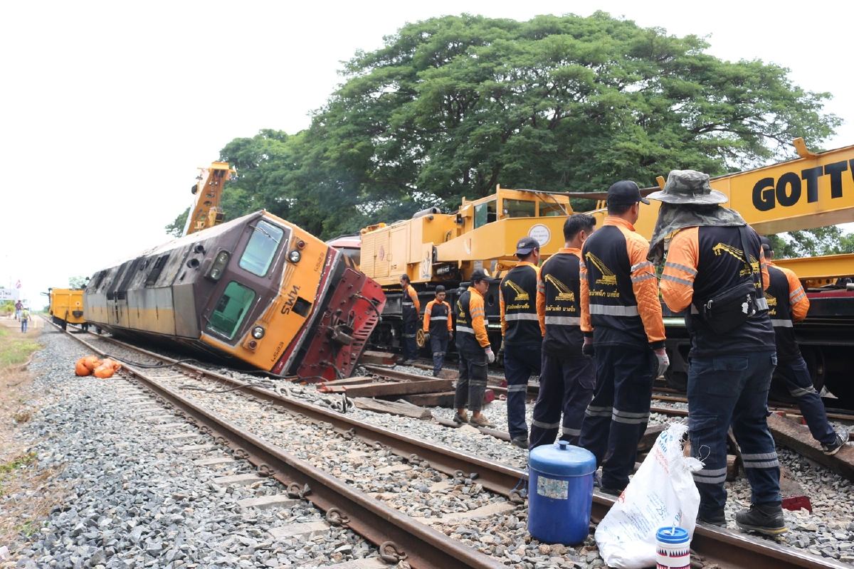 รฟท.เร่งตรวจสอบหาเหตุรถไฟตกรางที่พิษณุโลก  