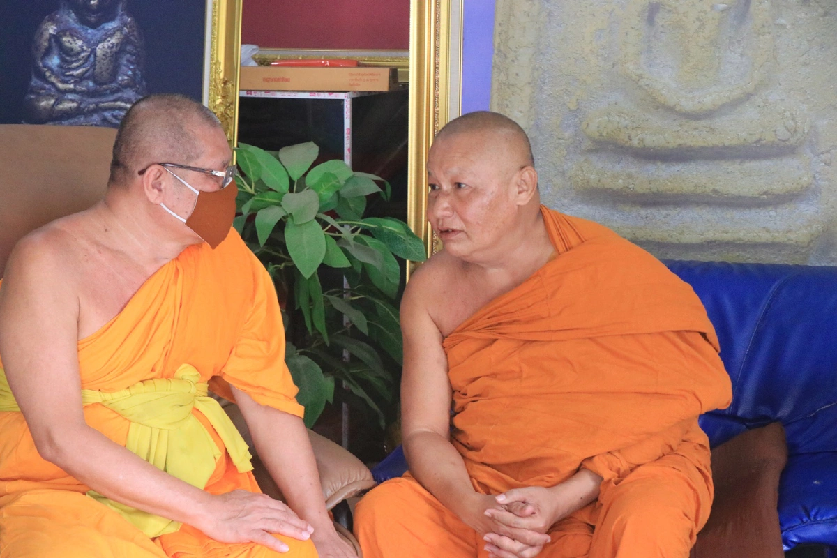 "หลวงพ่อแตงโม"ยอมย้ายออกจากวัดเกาะแก้วหลังถูกชาวบ้านขับไล่