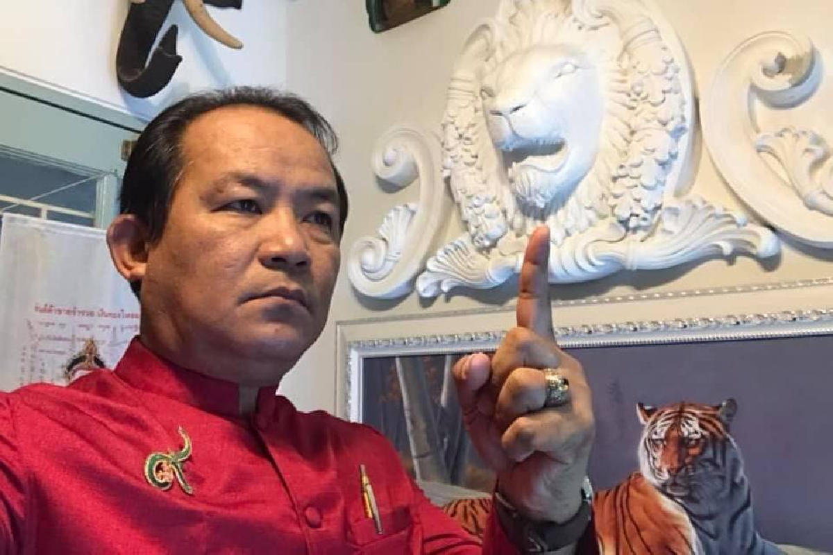 "ศรีสุวรรณ"คาใจ "สุภรณ์"เดินสายรับคืนป้ายหมู่บ้านเสื้อแดง "ศรีสุวรรณ"คาใจ "สุภรณ์"เดินสายรับคืนป้ายหมู่บ้านเสื้อแดง