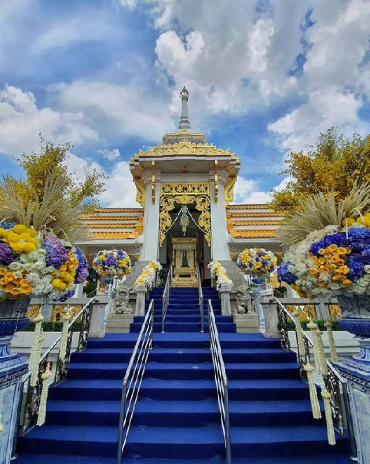 อาลัยรัก! “แต้ว ณฐพร" และครอบครัวคุณพ่อครั้งสุดท้าย พระราชทานเพลิงศพ "พล.อ.ต.ณรงค์" 