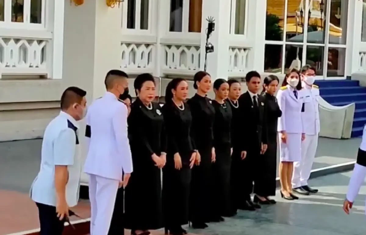 อาลัยรัก! “แต้ว ณฐพร" และครอบครัวคุณพ่อครั้งสุดท้าย พระราชทานเพลิงศพ "พล.อ.ต.ณรงค์" 