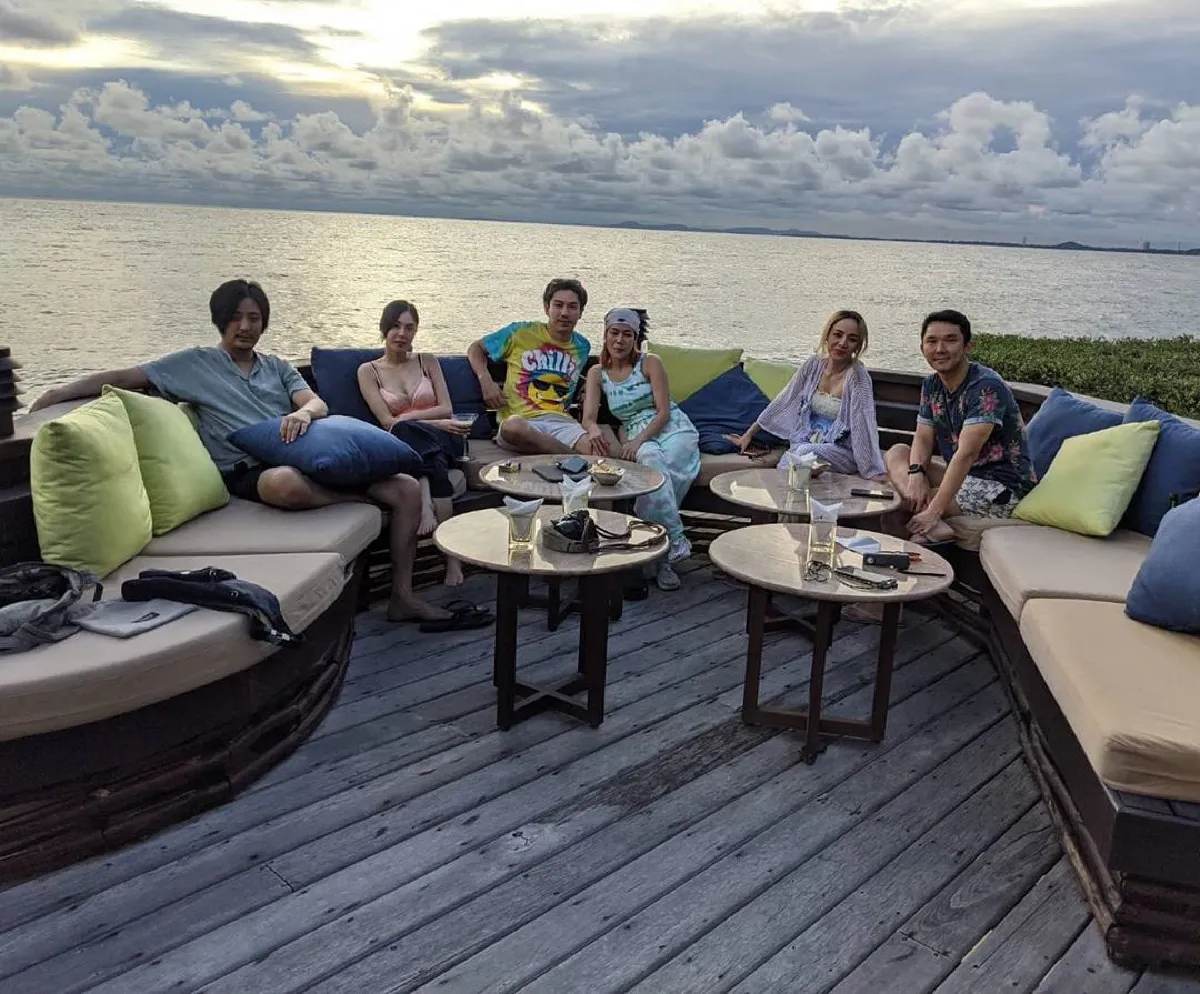 “พีค-ต๊อด” รีเทิร์นรัก! กลับมาคืนดี พากันควงแขนเที่ยวทะเล 