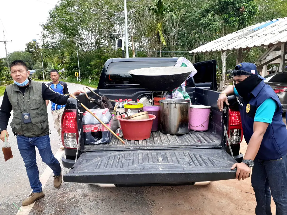 จัดโปรโมชั่นช่วงโควิดซาขายน้ำใบกระท่อมหน้าบ้านเย้ยกฎหมาย