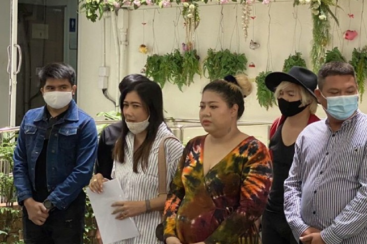ชาวระยองบุกทำเนียบ จี้ รัฐบาล รับผิดชอบ ย้ำไม่ต้องการคำขอโทษ ชาวระยองบุกทำเนียบ จี้ รัฐบาล รับผิดชอบ ย้ำไม่ต้องการคำขอโทษ