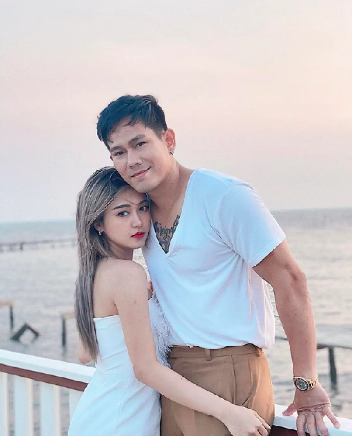 "อาร์ เดอะสตาร์" ว่าไง!? "เอื้อย" จัดเต็มชุดว่ายน้ำโชว์ความแซ่บริมทะเล เซ็กซี่รัวๆ 