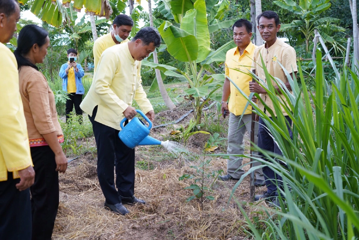อธิบดีพช.ปลื้มครัวเรือนต้นแบบยึด“โคก หนอง นา โมเดล”สร้างคุณภาพชีวิตยั่งยืน