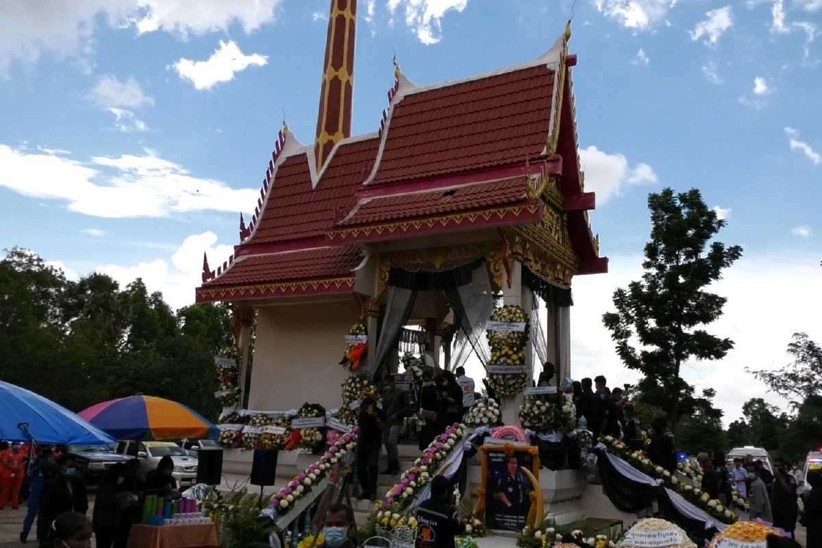 สมเกียรติ!เผาแล้วสาวกู้ภัยท้อง 4 เดือนถูกกระบะพุ่งชน