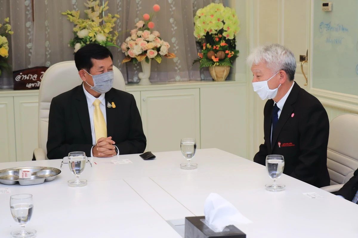 สพฐ. รับมอบถาดหลุมอาหารกลางวันให้กับโรงเรียนในสังกัด สพฐ. ภายใต้โครงการ “อายิโนะโมะโต๊ะ โภชนาการเพื่อเด็กไทย ก้าวไกลสร้างชาติ”