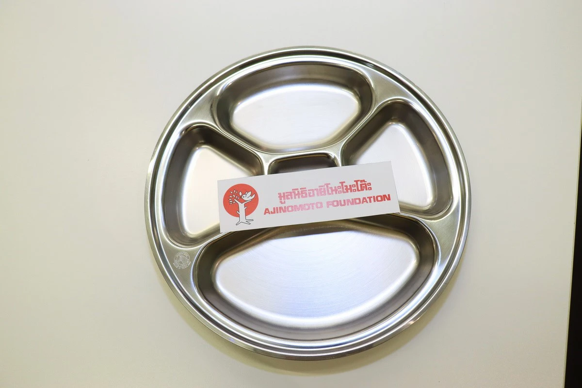 สพฐ. รับมอบถาดหลุมอาหารกลางวันให้กับโรงเรียนในสังกัด สพฐ. ภายใต้โครงการ “อายิโนะโมะโต๊ะ โภชนาการเพื่อเด็กไทย ก้าวไกลสร้างชาติ”