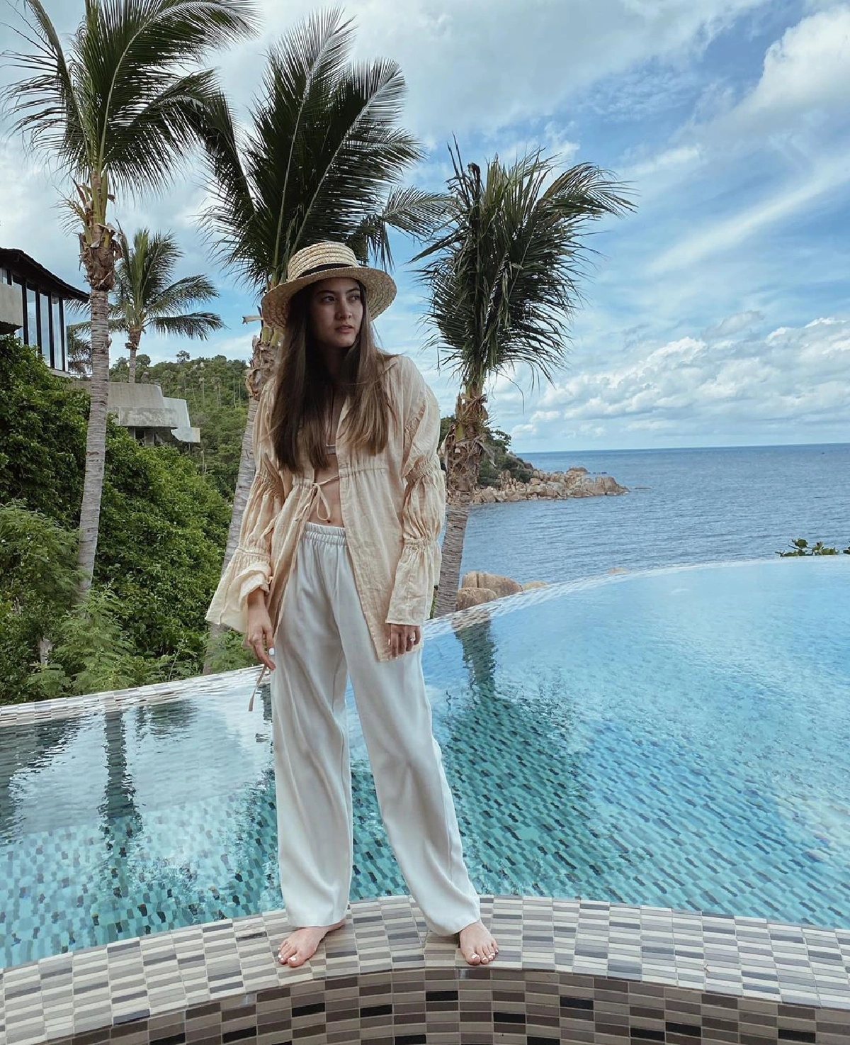 มาร์กี้-ป๊อก ปล่อยภาพหวานริมสระ ทำเอาคนแห่แซวเพิ่งแต่งงานกันใช่ไหม?