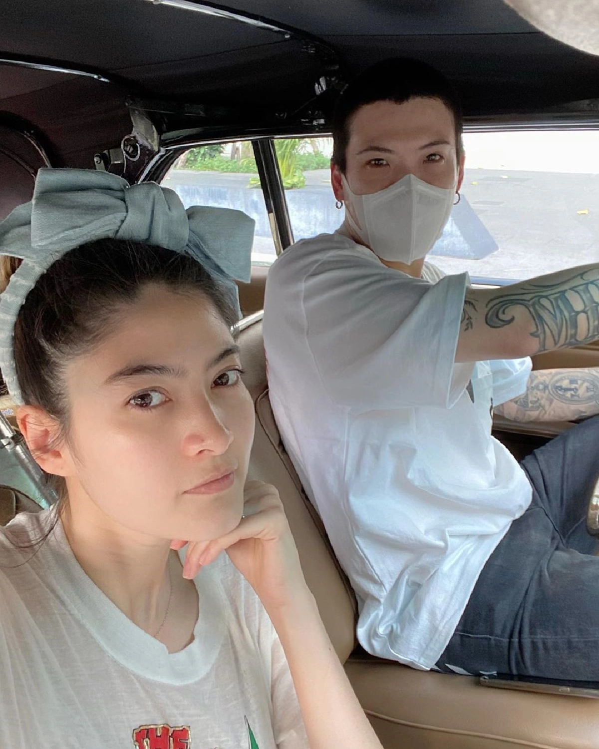 มาร์กี้-ป๊อก ปล่อยภาพหวานริมสระ ทำเอาคนแห่แซวเพิ่งแต่งงานกันใช่ไหม?