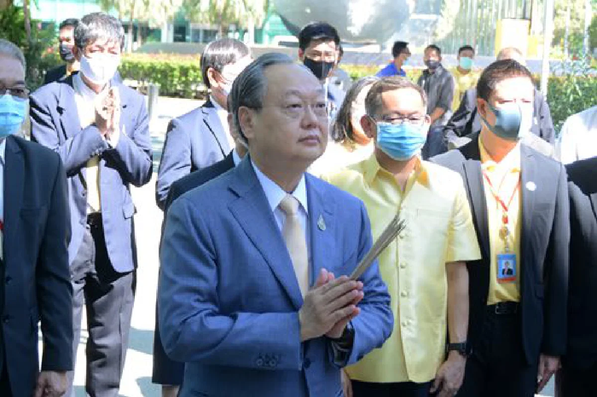 "สนธิรัตน์" โชว์ผลงาน1ปี หวังโรงไฟฟ้าชุมชนได้ไปต่อ รอรัฐมนตรีใหม่เคาะ