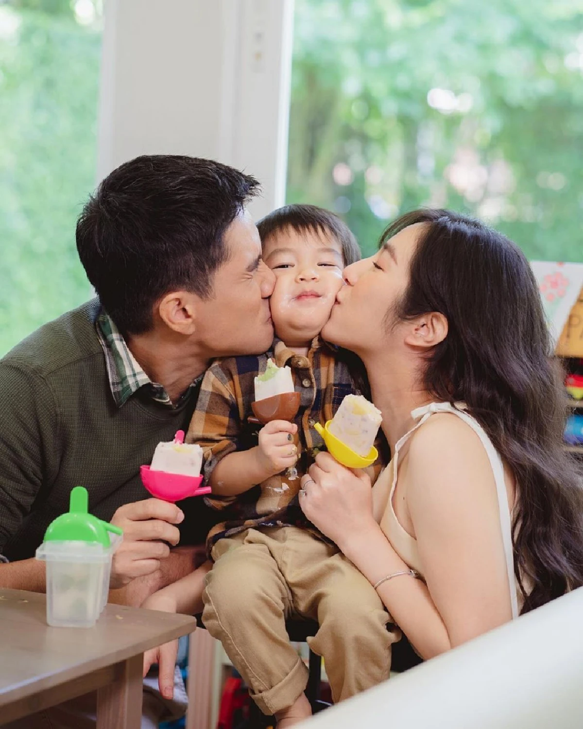 ครบรอบแต่งงาน 4 ปี! เอ้ก บุษกร โพสต์ซึ้งขอบคุณ กัปตัน ที่พร้อมเข้าใจเธอทุกเรื่อง