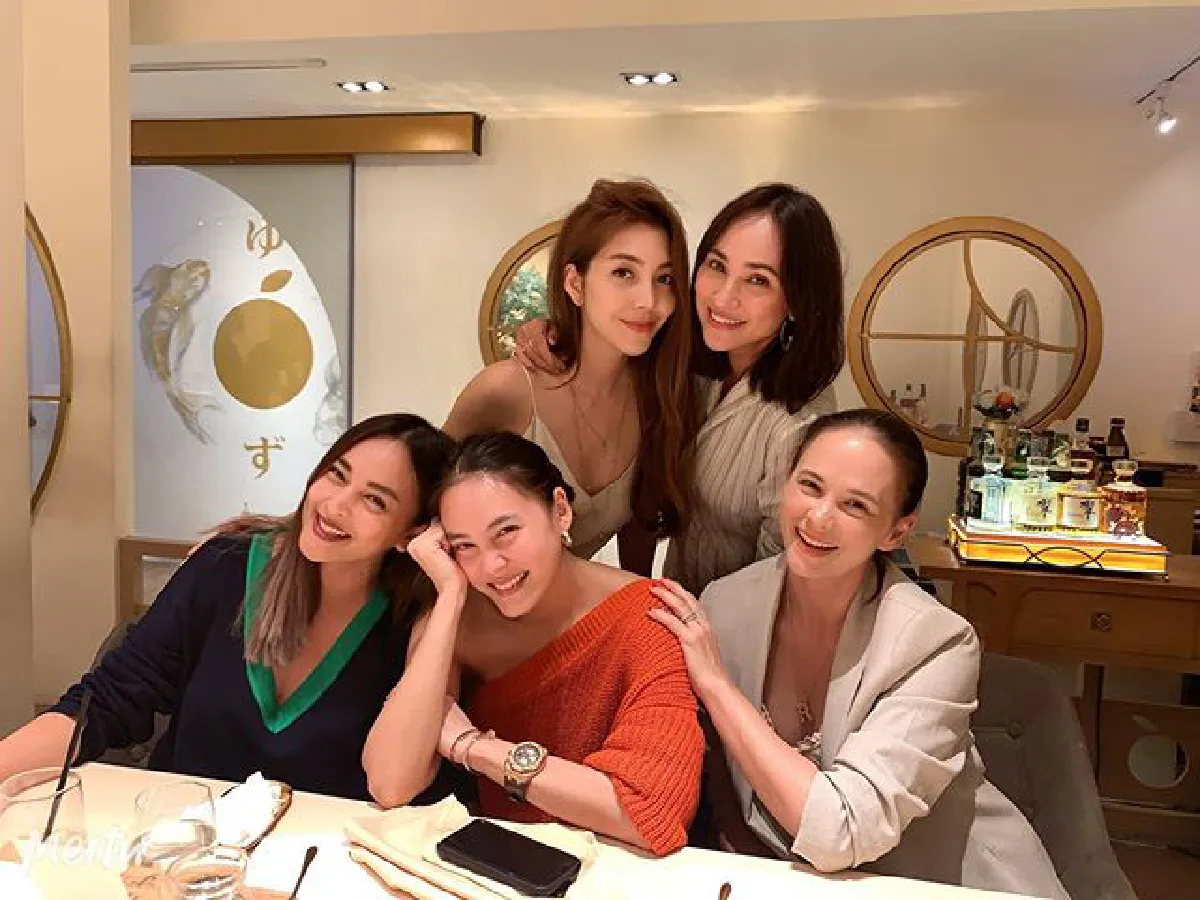 โมเมนต์อบอุ่น!  5 สาว ”แก๊งนางฟ้า" รวมตัวฉลองวันเกิด "เจนสุดา" 
