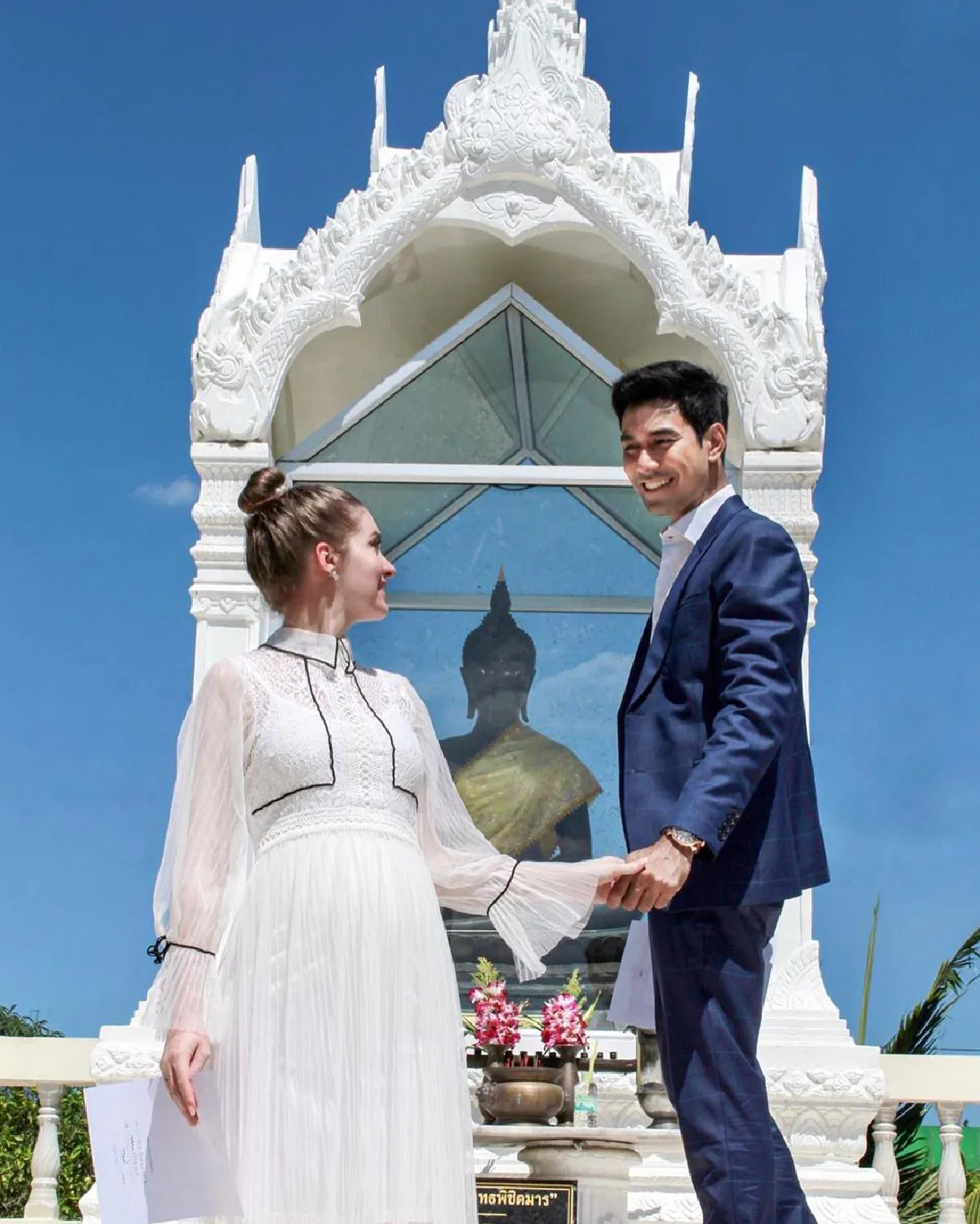 “เอส กันตพงศ์” ควงภรรยา “คริสติน่า” จดทะเบียนสมรส อย่างหวานชื่น