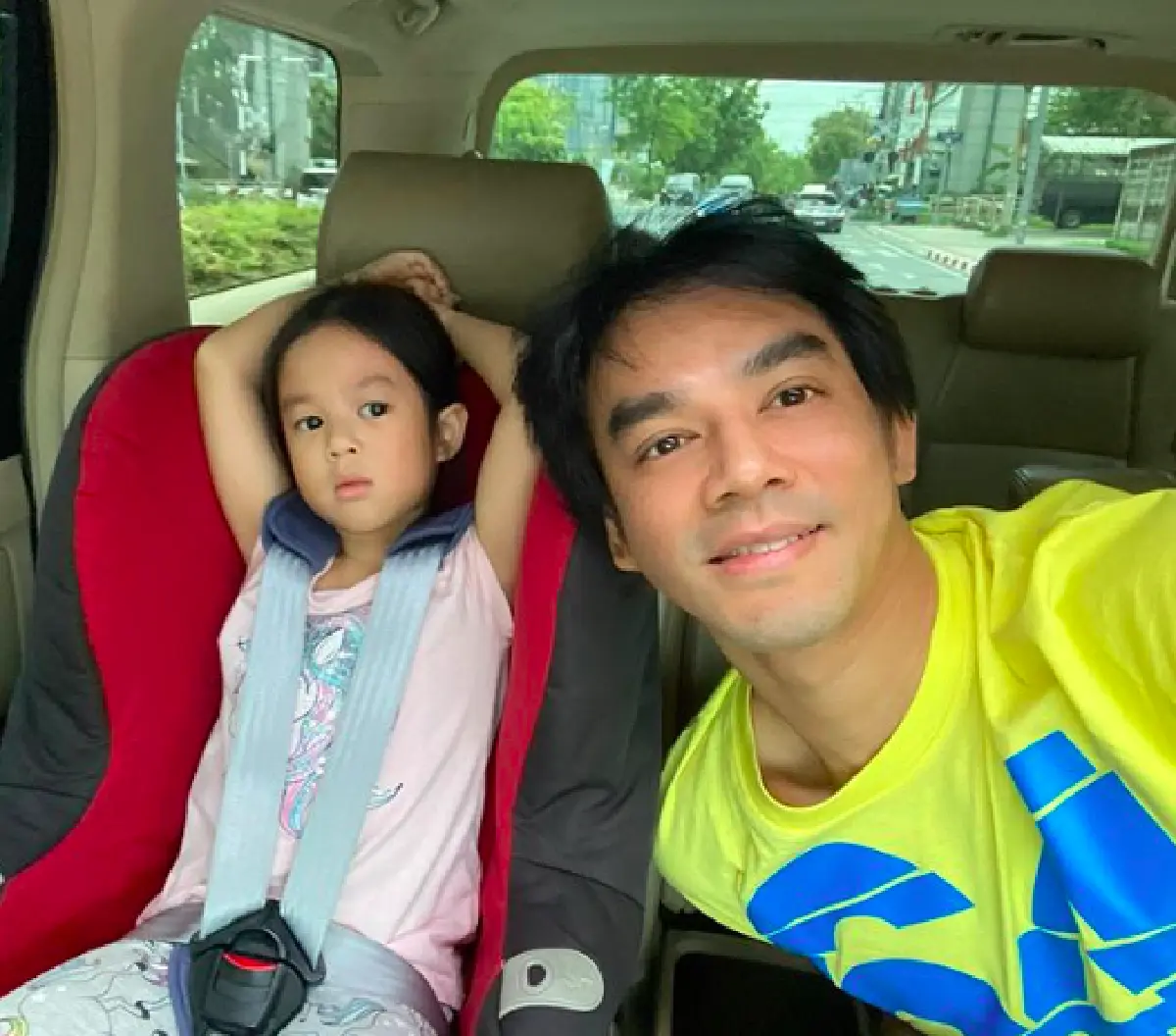  “มอส” เผยวีรกรรมสุดแสบของ "น้องสวรรค์" ขณะที่พ่อจะแอบหลับ ลูกสาวจับมัด