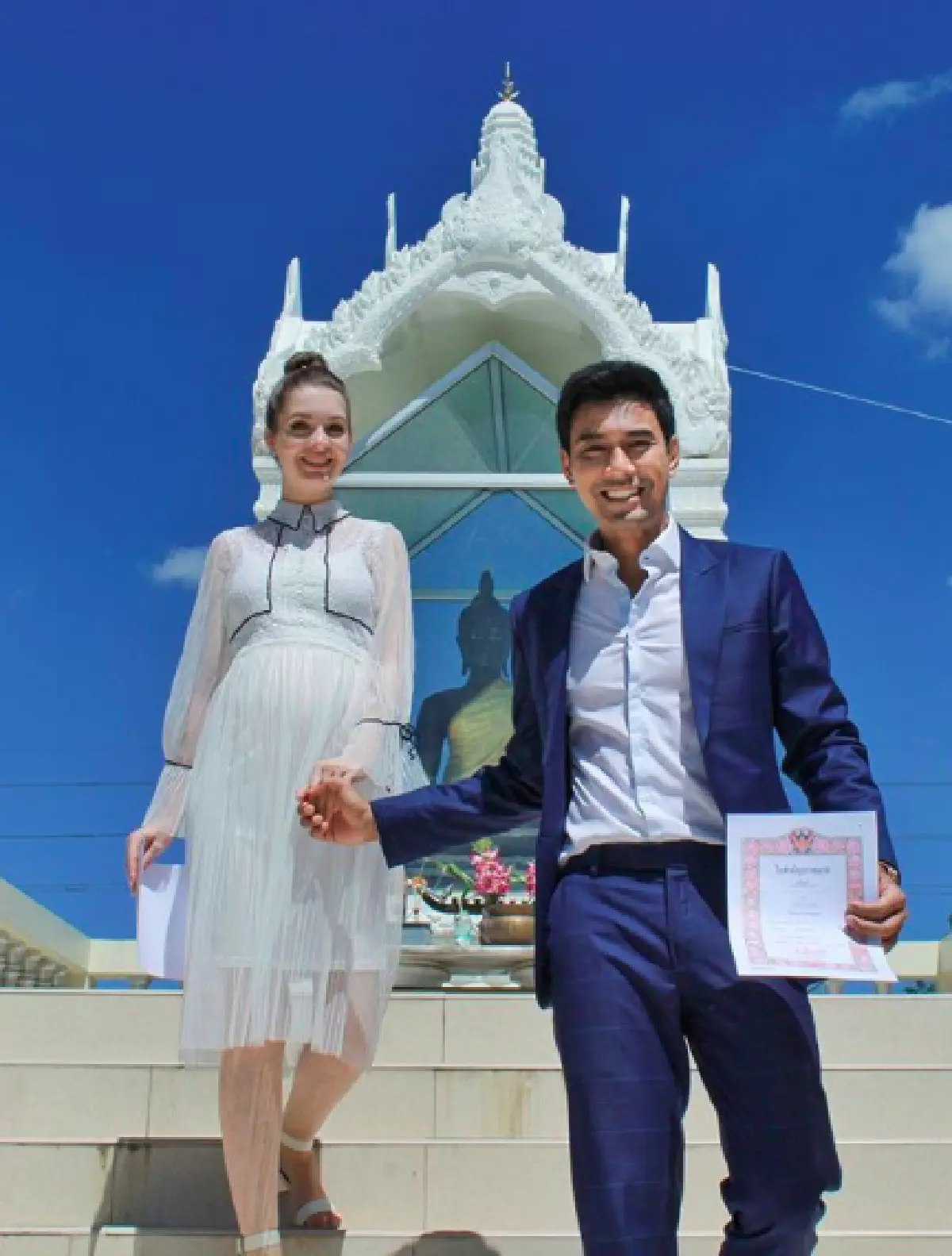 “เอส กันตพงศ์” ควงภรรยา “คริสติน่า” จดทะเบียนสมรส อย่างหวานชื่น