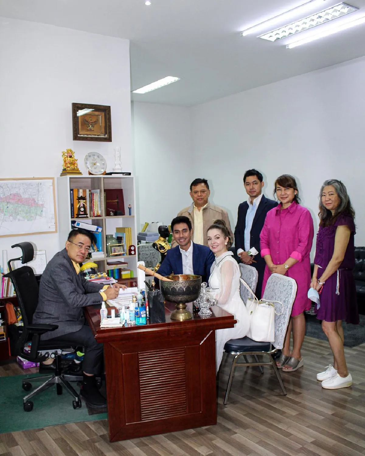 “เอส กันตพงศ์” ควงภรรยา “คริสติน่า” จดทะเบียนสมรส อย่างหวานชื่น