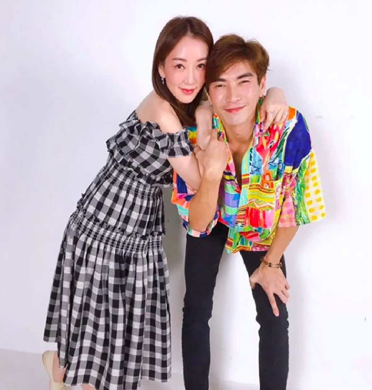   เฮลั่น!! “มาวิน ทวีผล” มือสั่นหยิบแหวนขอ “ตู่ ปิยวดี” แต่งงานกลางร้านซูชิแบบพีคๆ 