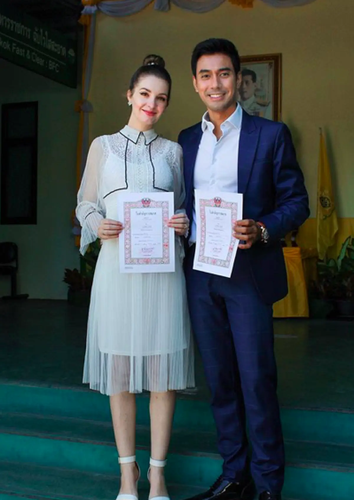 “เอส กันตพงศ์” ควงภรรยา “คริสติน่า” จดทะเบียนสมรส อย่างหวานชื่น