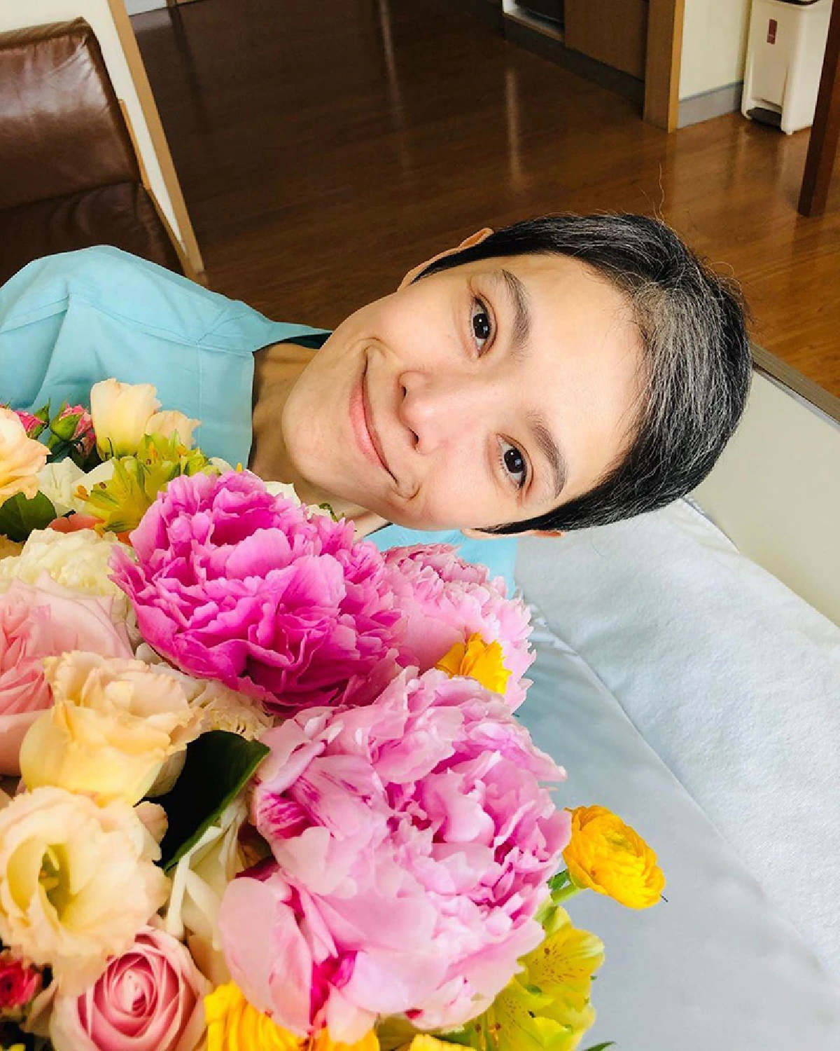 ”นิ้ง กุลสตรี” ปลื้มใจ! เจ้านายเก่า “เฮียฮ้อ RS” ส่งดอกไม้โปรดเป็นกำลังใจต่อสู้โรคร้าย