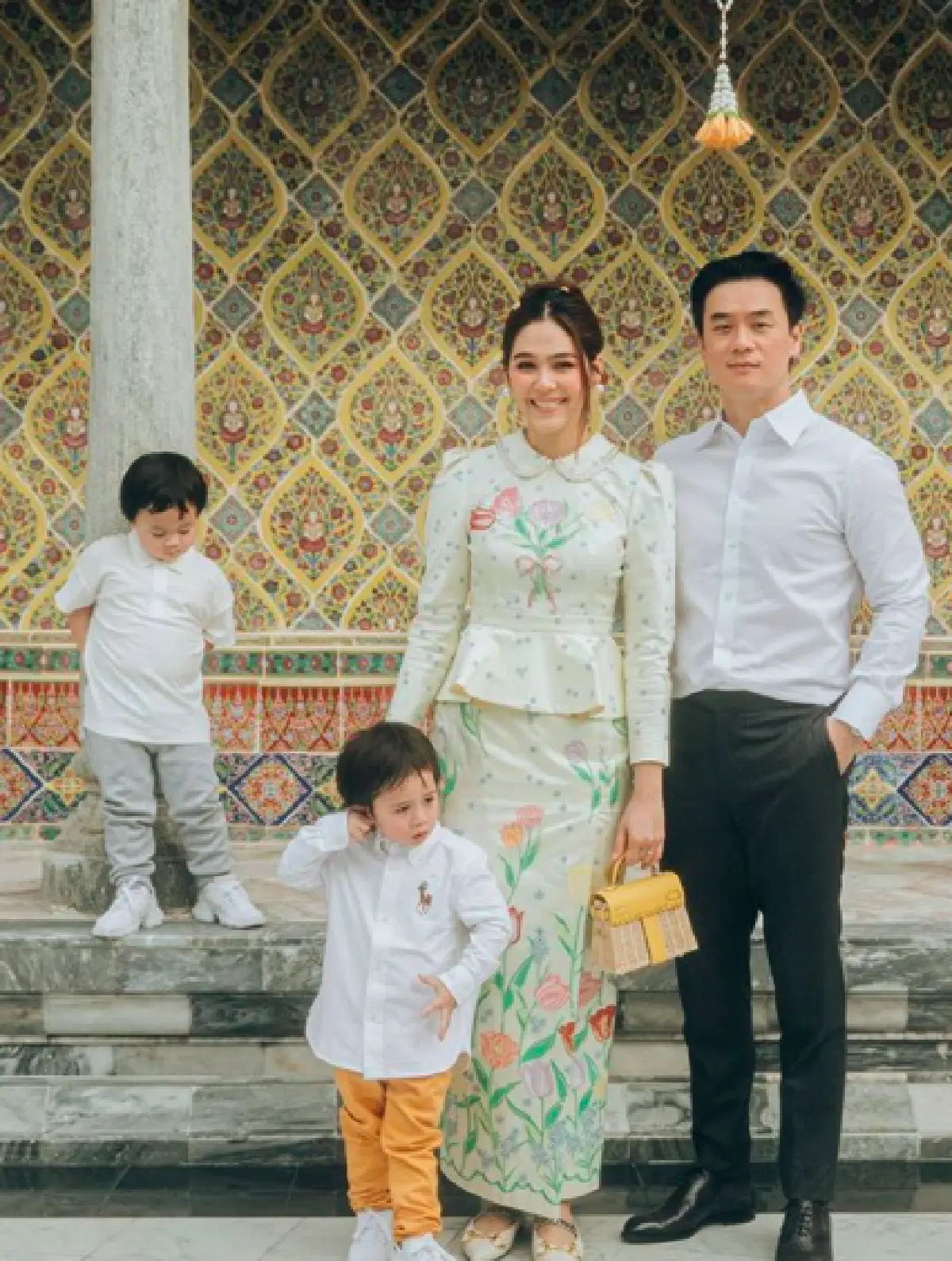  “ชมพู่ อารยา” โพสต์ภาพท้องฟ้า-ก้อนเมฆ สดใส พร้อมกับแต่งหน้าแบบมีความเชื่อมโยง