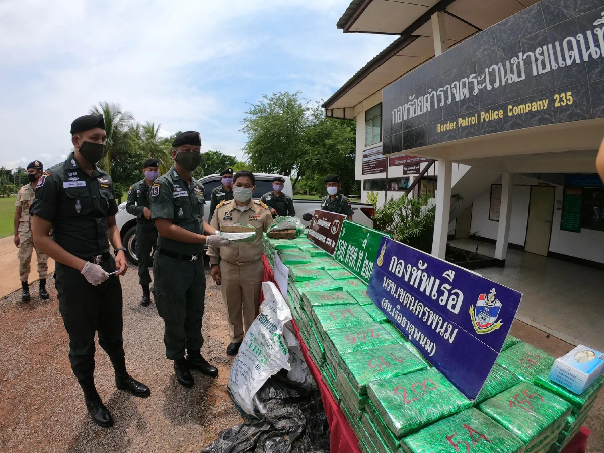 หนุ่มอุบลฯอ้างตกงานพิษโควิด-19 เลยรับจ้างขนกัญชาเกรดเอ 300 กิโลฯ