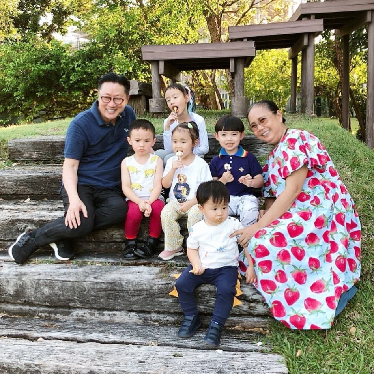 เสี่ยตา ปัญญา เป็นปลื้ม! น้องน้ำอิง วิ่งมากราบขอพรคุณตาในวันเกิด