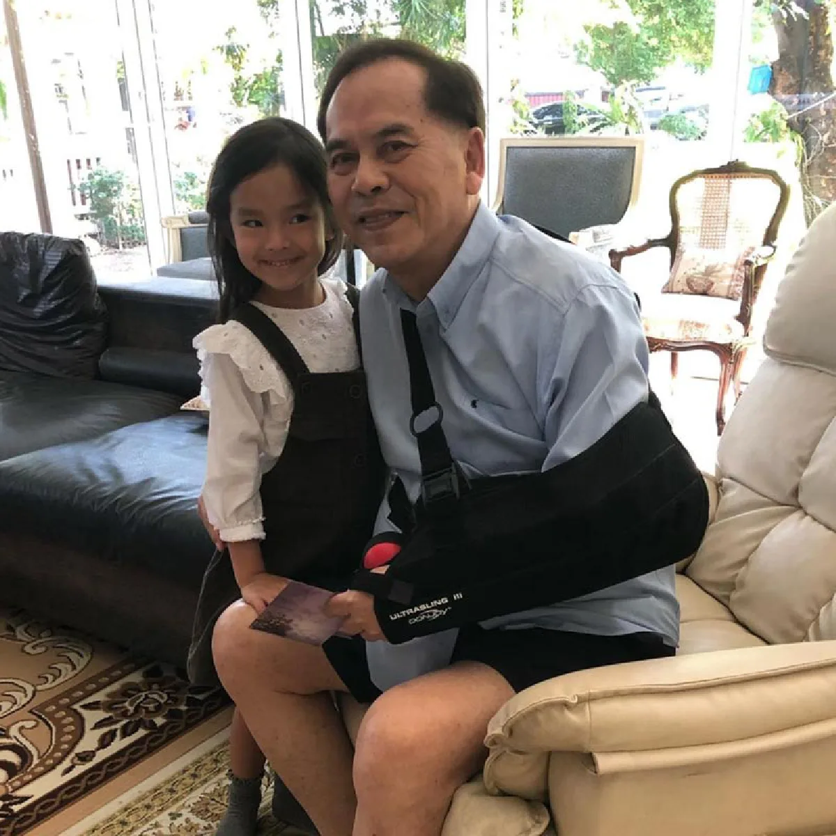 คุณปู่ไพวงษ์ ตอบกลับ! หลังคนถามไม่ซื้อเสื้อใหม่ให้หลานบ้าง..เห็นใส่แต่เสื้อตัวเดิมๆ 