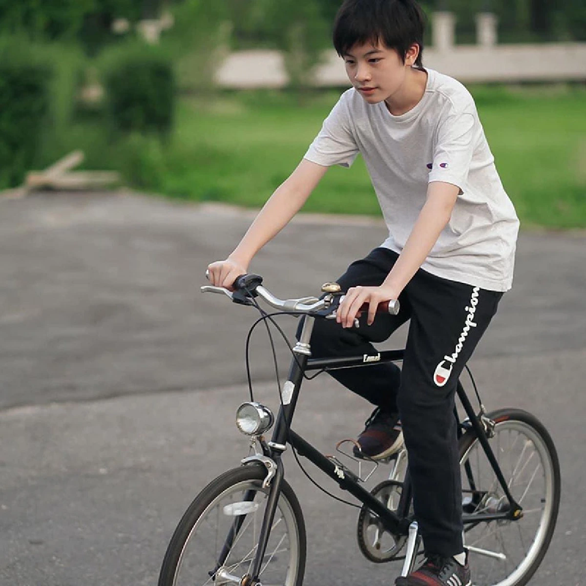 ส่องภาพ น้องเอเอ หลานชาย โทนี่ รากแก่น ฉายแววหล่อออร่าพระเอกจับ 